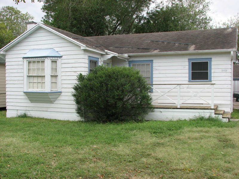 2829 Austin St Property Photo 1