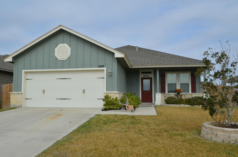 2219 Bay Breeze Property Photo 1