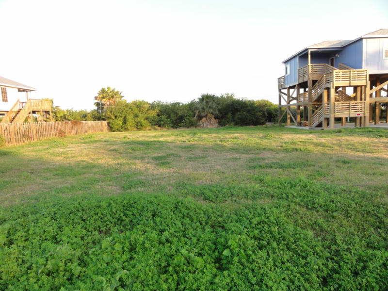 207 Juniper Dr Property Photo 1