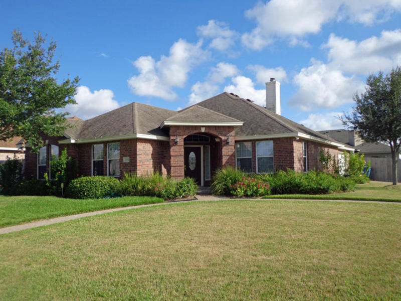 7001 Vineyard Dr Property Photo 1