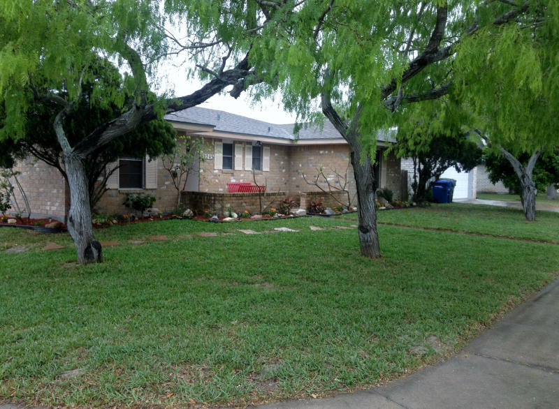 2245 Dorchester Dr Property Photo 1