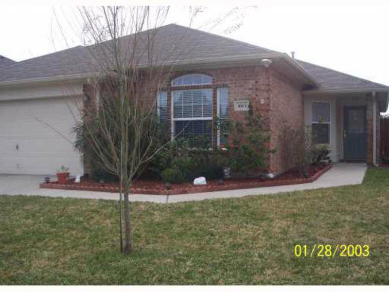 1613 Oak Landing Property Photo 1