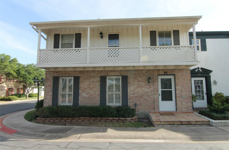 84 Townhouse Lane Property Photo 1