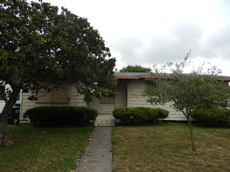 930 Collingswood Dr Property Photo 1
