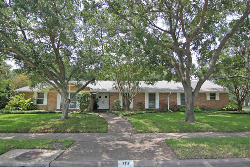 713 Gregory Dr Property Photo 1