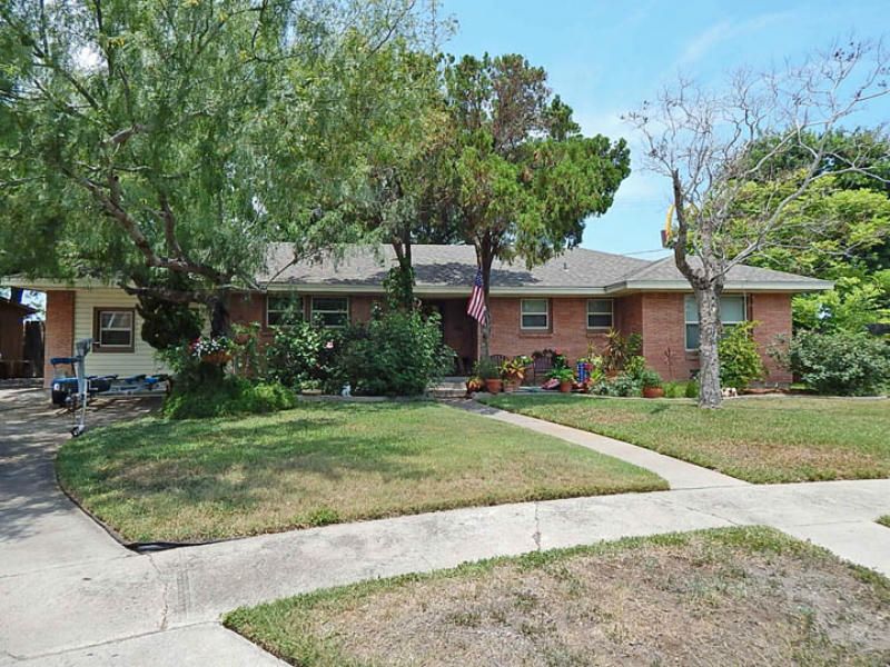 4002 Markins Dr Property Photo 1