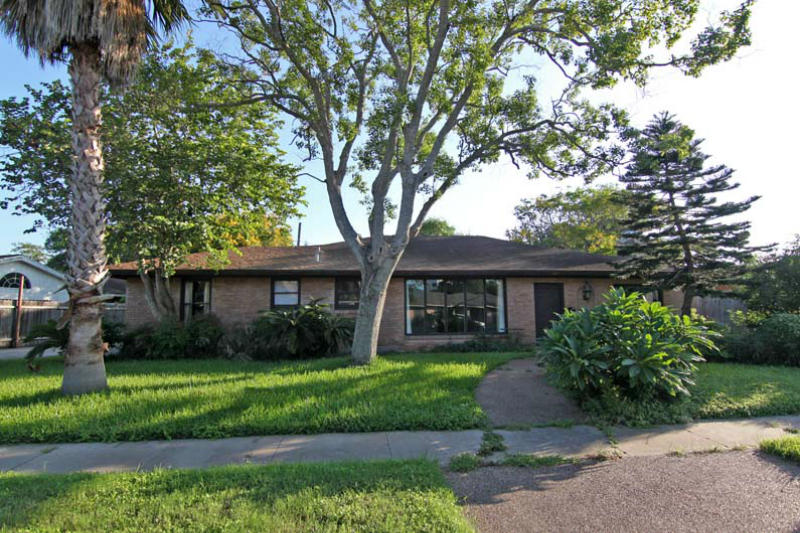 611 Wilshire Pl Property Photo 1