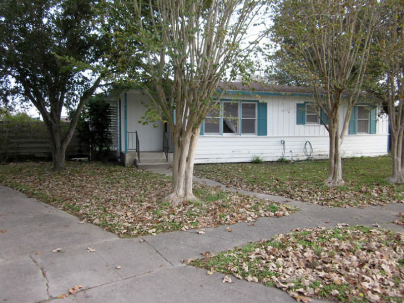 1221 Ray Dr Property Photo 1