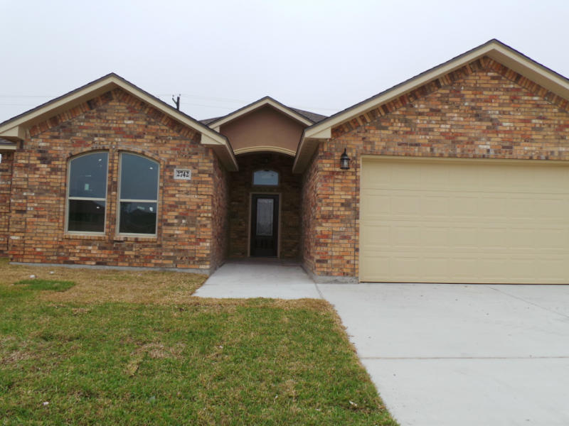 2742 Yeager Drive Property Photo 1