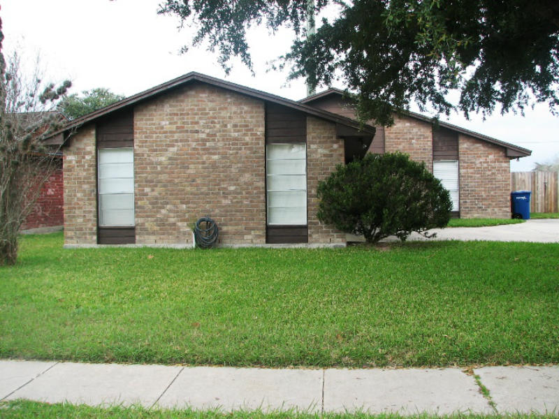 232433 Property Photo 1
