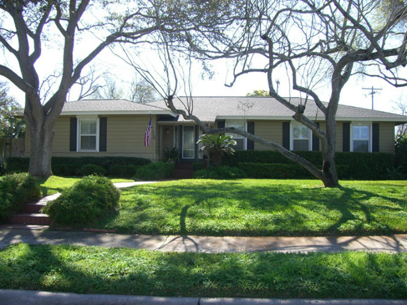 245 Ohio Ave Property Photo 1