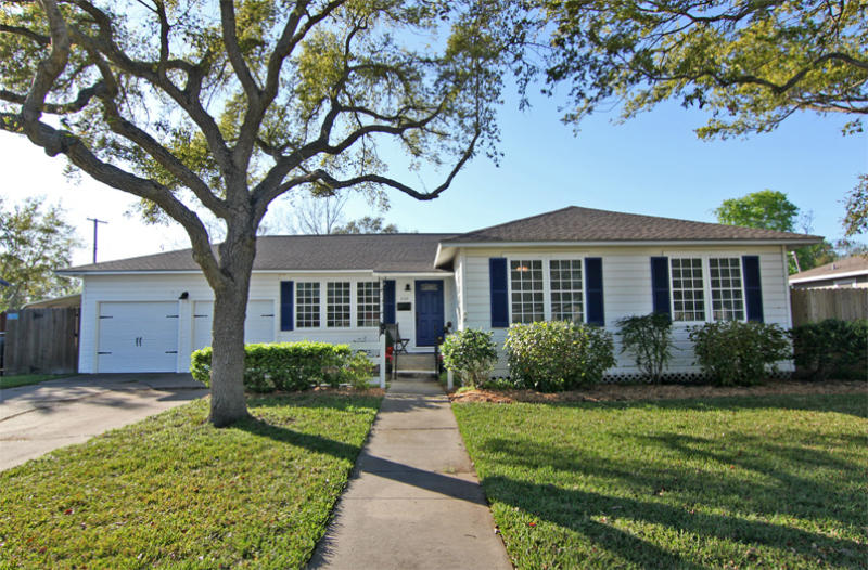 628 Deforrest St Property Photo 1
