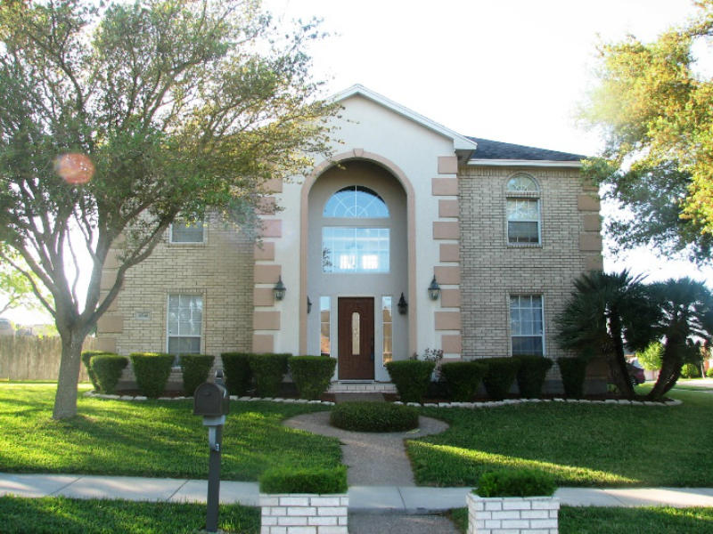 4541 Wood River Dr Property Photo 1