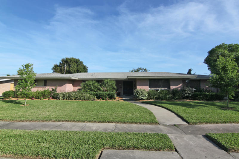 425 Miramar Pl Property Photo 1