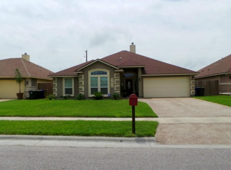 7611 Aquamarine Dr Property Photo 1