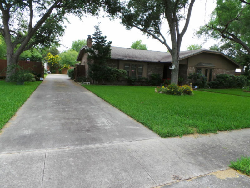 3609 Castle River Drive Property Photo 1