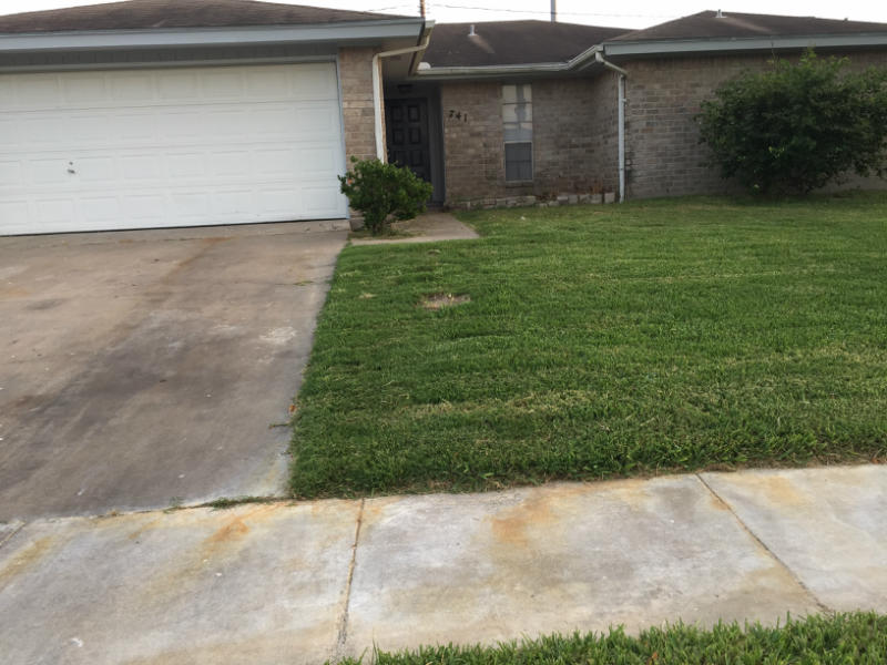 741 Orleans Dr Property Photo 1