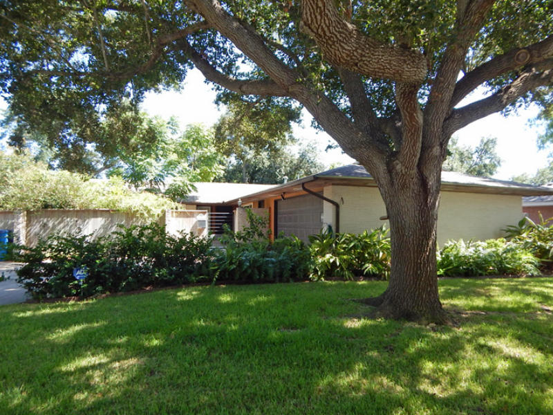 613 Moray Pl Property Photo 1