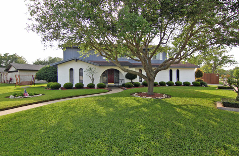 5001 Moultrie Dr Property Photo 1