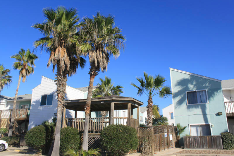 15010 Leeward Dr 201 Property Photo 1