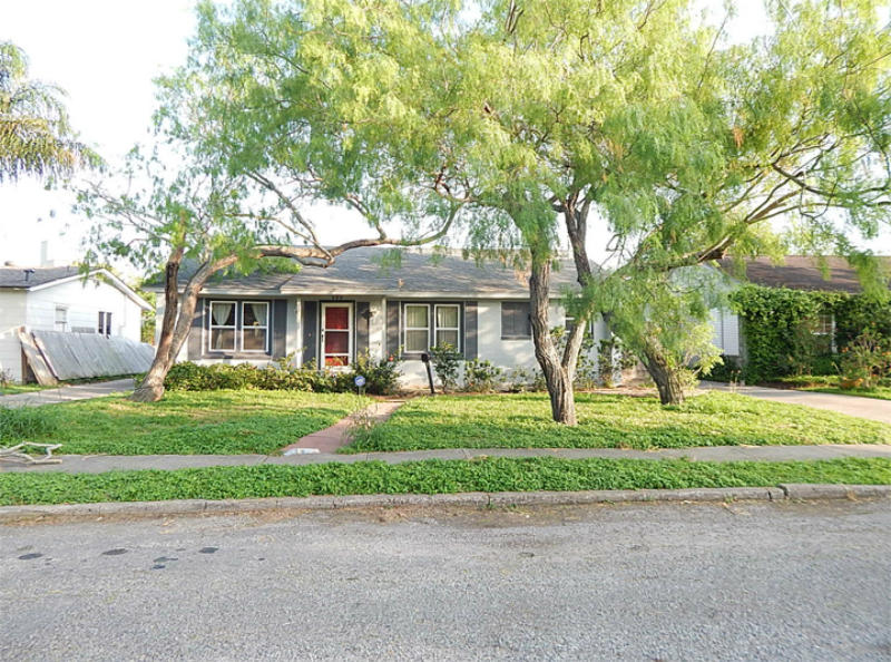 325 Primrose Dr Property Photo 1
