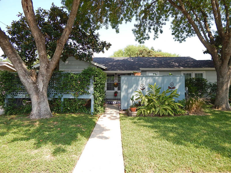 1027 Wilshire Pl Property Photo 1