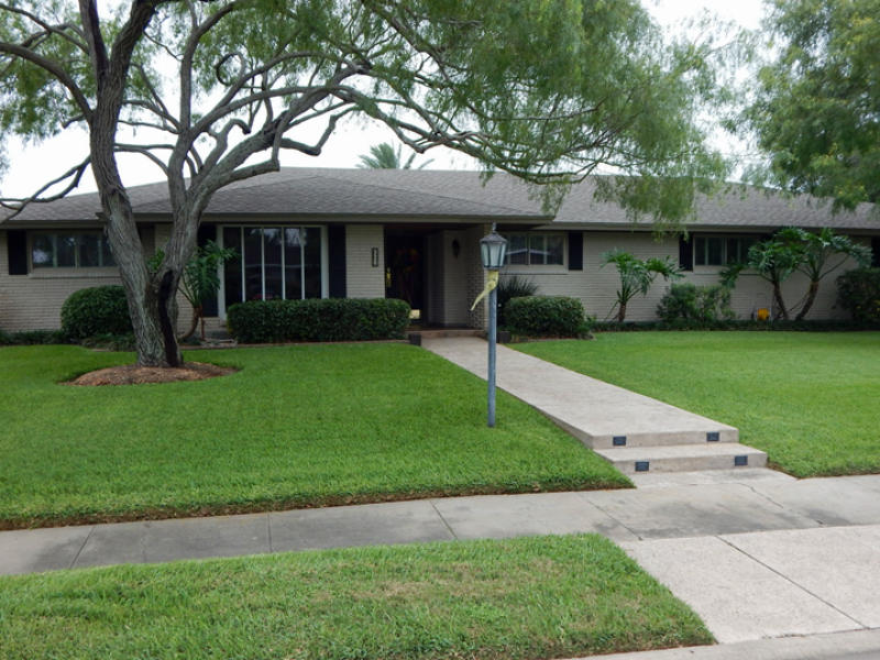 320 Baycliff Dr Property Photo 1