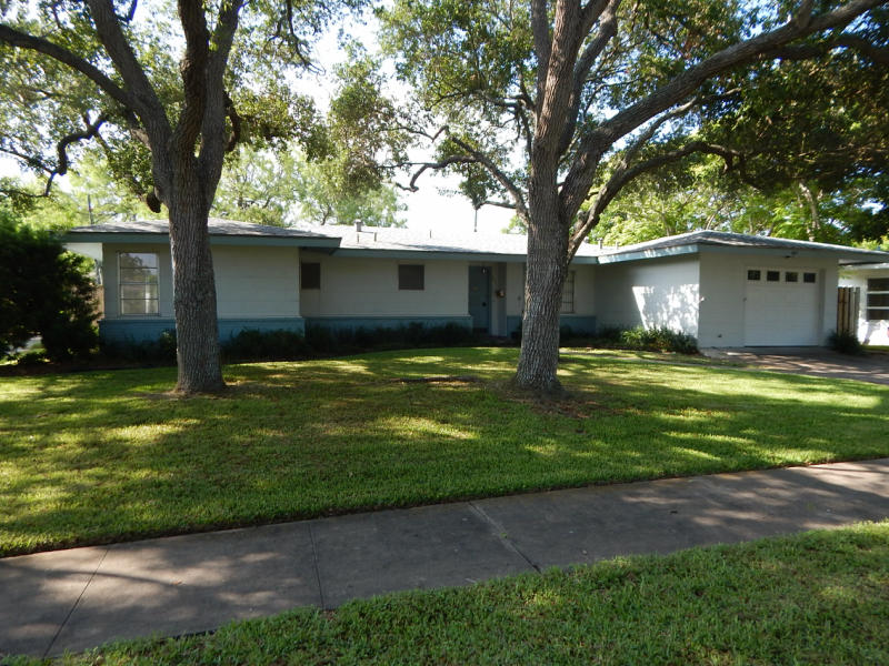 601 Williamson Pl Property Photo 1