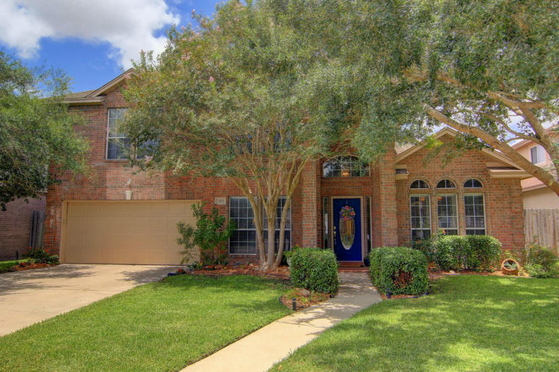7413 Lake Windermere Property Photo 1