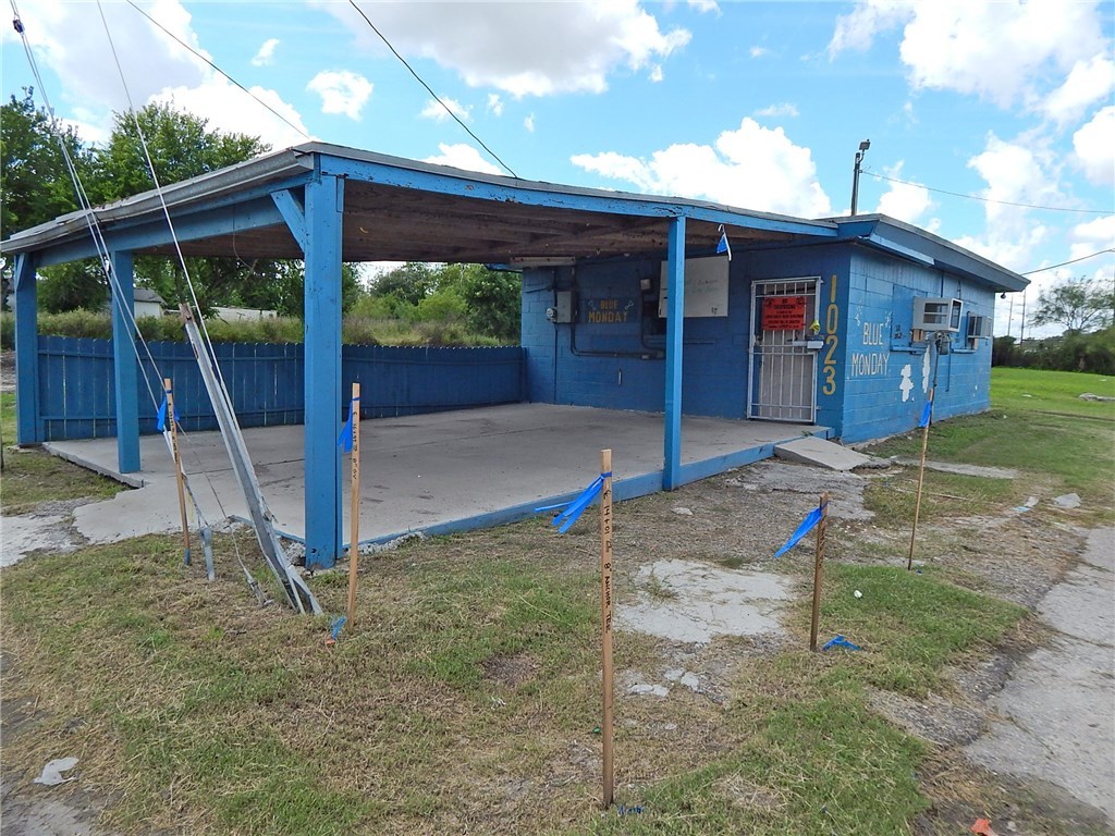 1023 Josephine St Property Photo 1