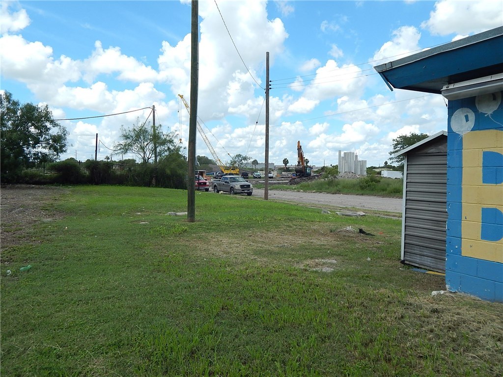 1023 Josephine St Property Photo 3