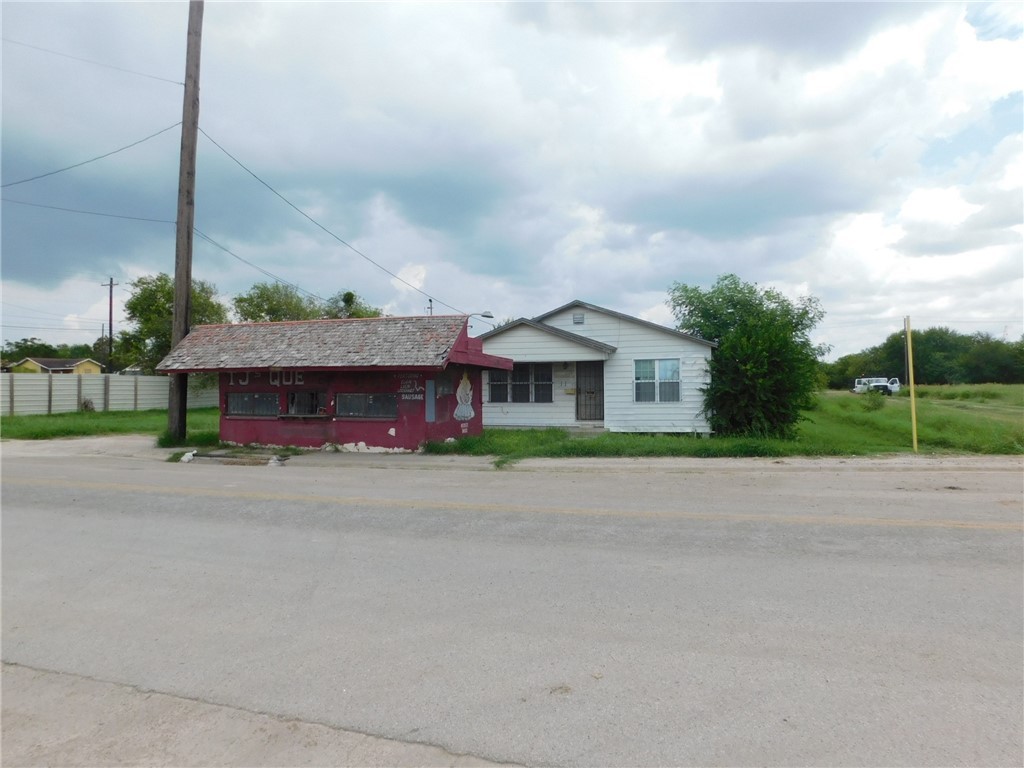 2214 Winnebago St Property Photo 1