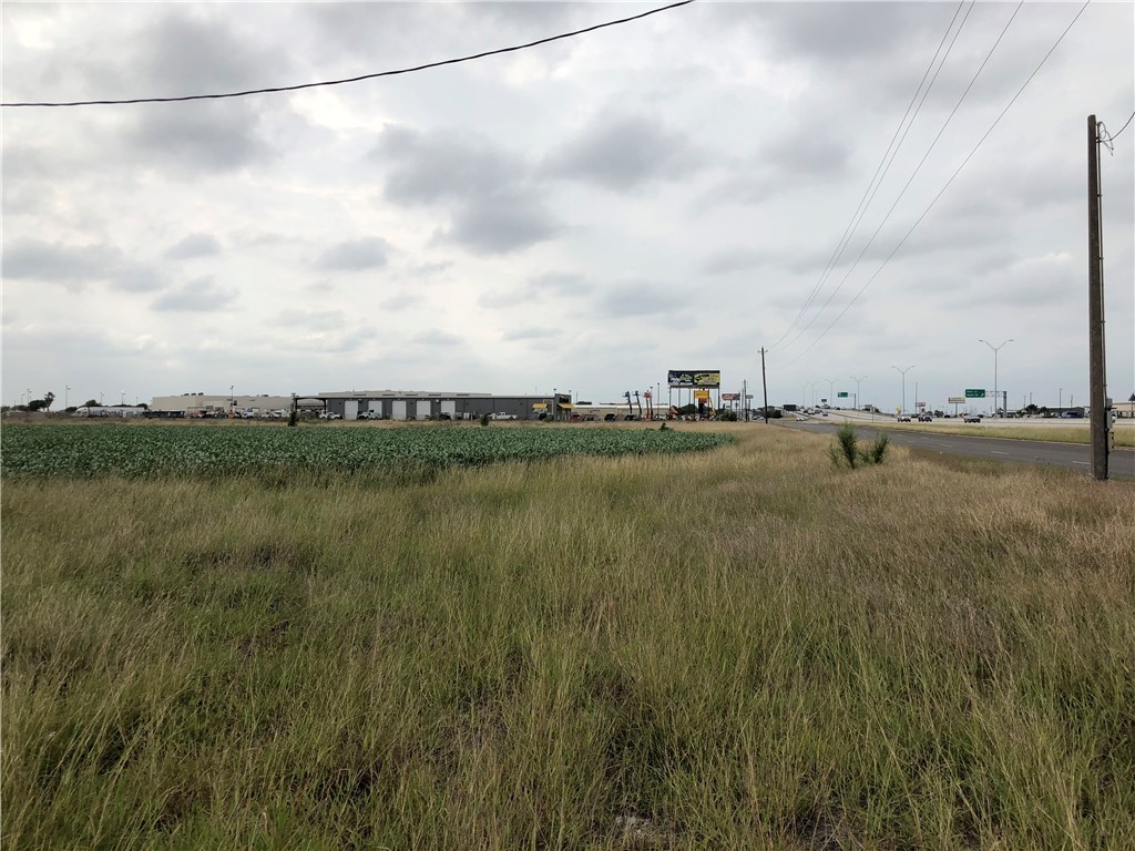 401 Padre Island Dr N Property Photo 6