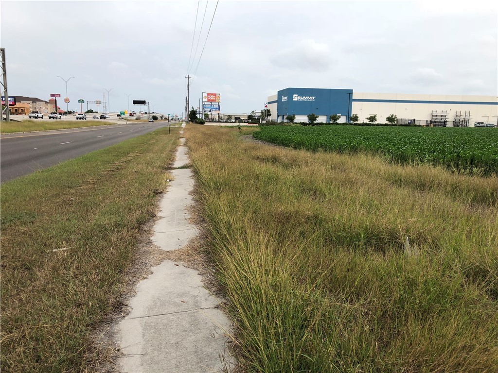 401 Padre Island Dr N Property Photo 8