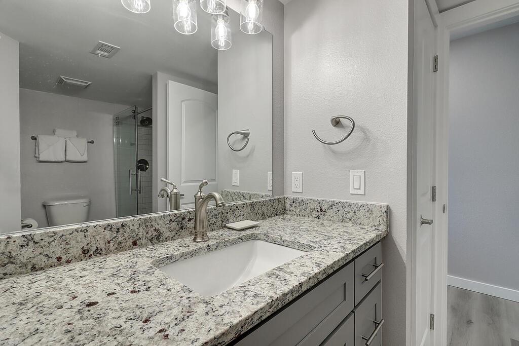800 Sandcastle Dr 207 Property Photo 24