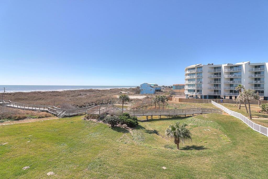 800 Sandcastle Dr 207 Property Photo 29