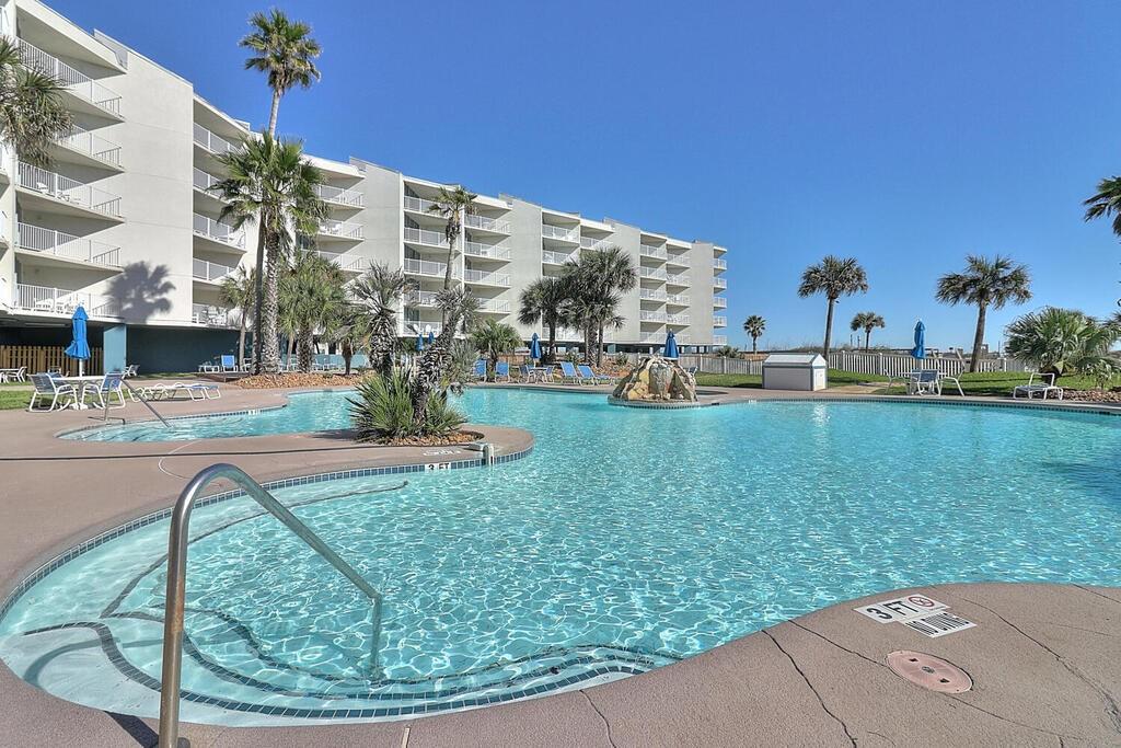 800 Sandcastle Dr 207 Property Photo 33