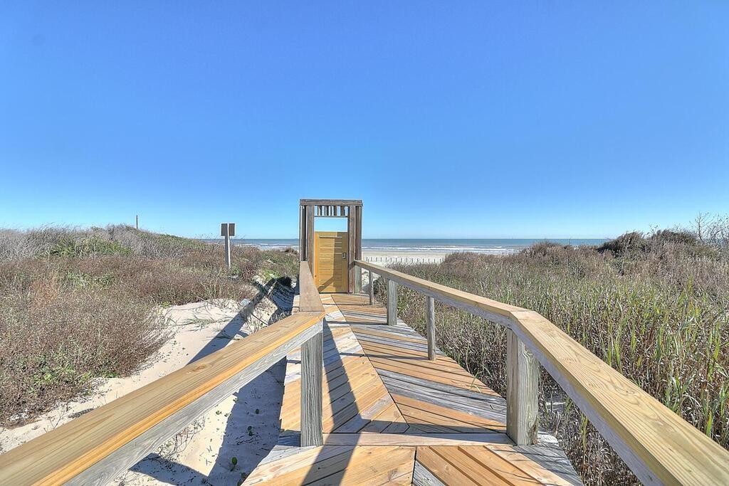 800 Sandcastle Dr 207 Property Photo 38