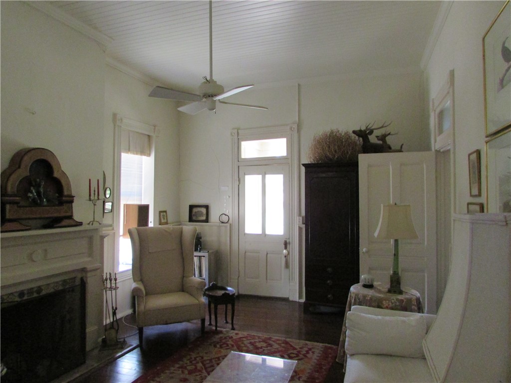 221 E Garden 0 Property Photo 11