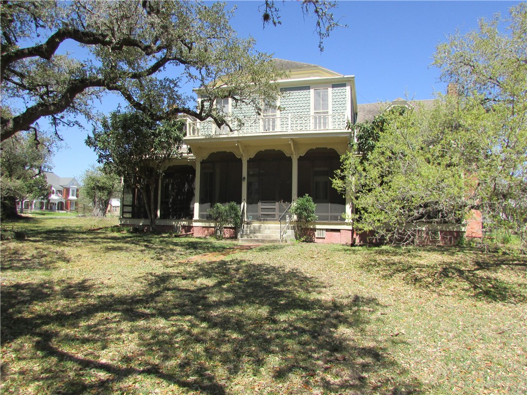 221 E Garden 0 Property Photo 34