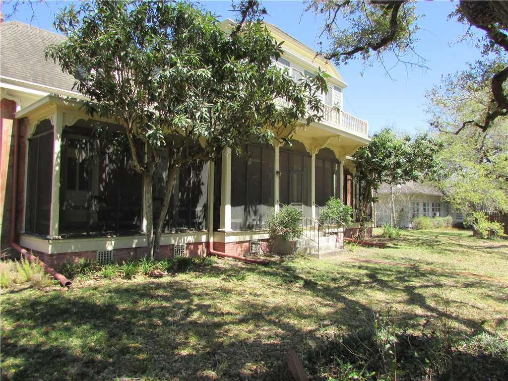 221 E Garden 0 Property Photo 35