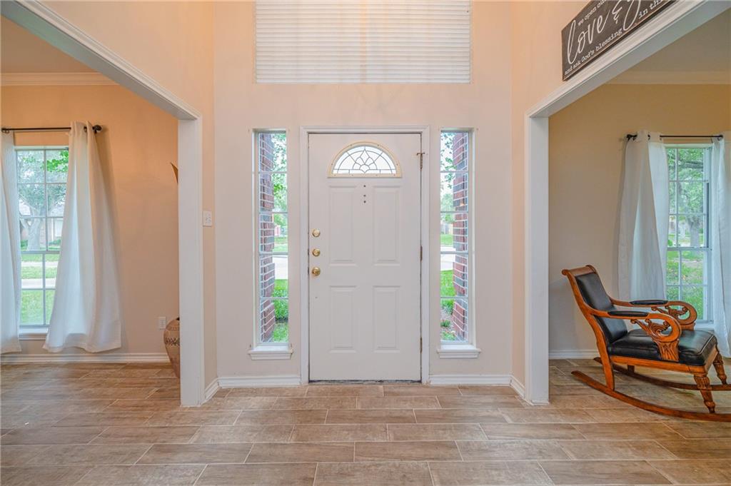 7026 Ashdown Dr Property Photo 3