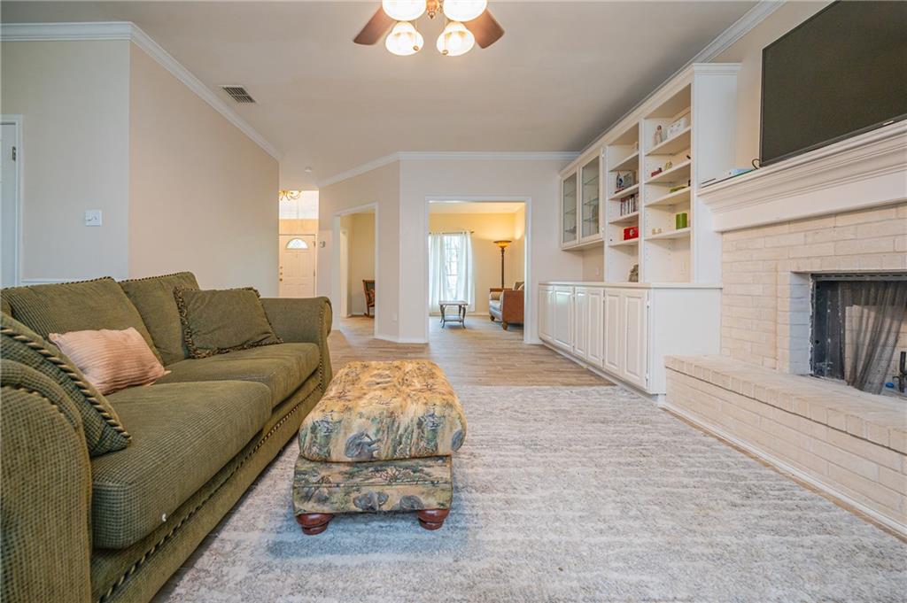 7026 Ashdown Dr Property Photo 8