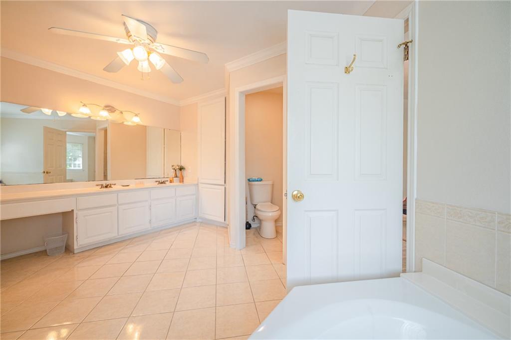 7026 Ashdown Dr Property Photo 30
