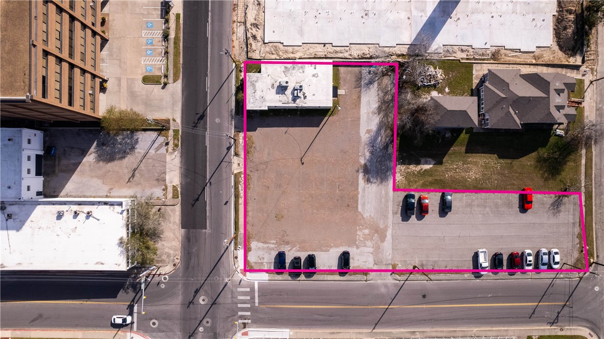 207 S Carancahua St Property Photo