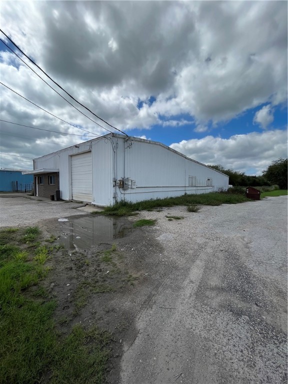 1523 Falfurrias Hwy Property Photo 3