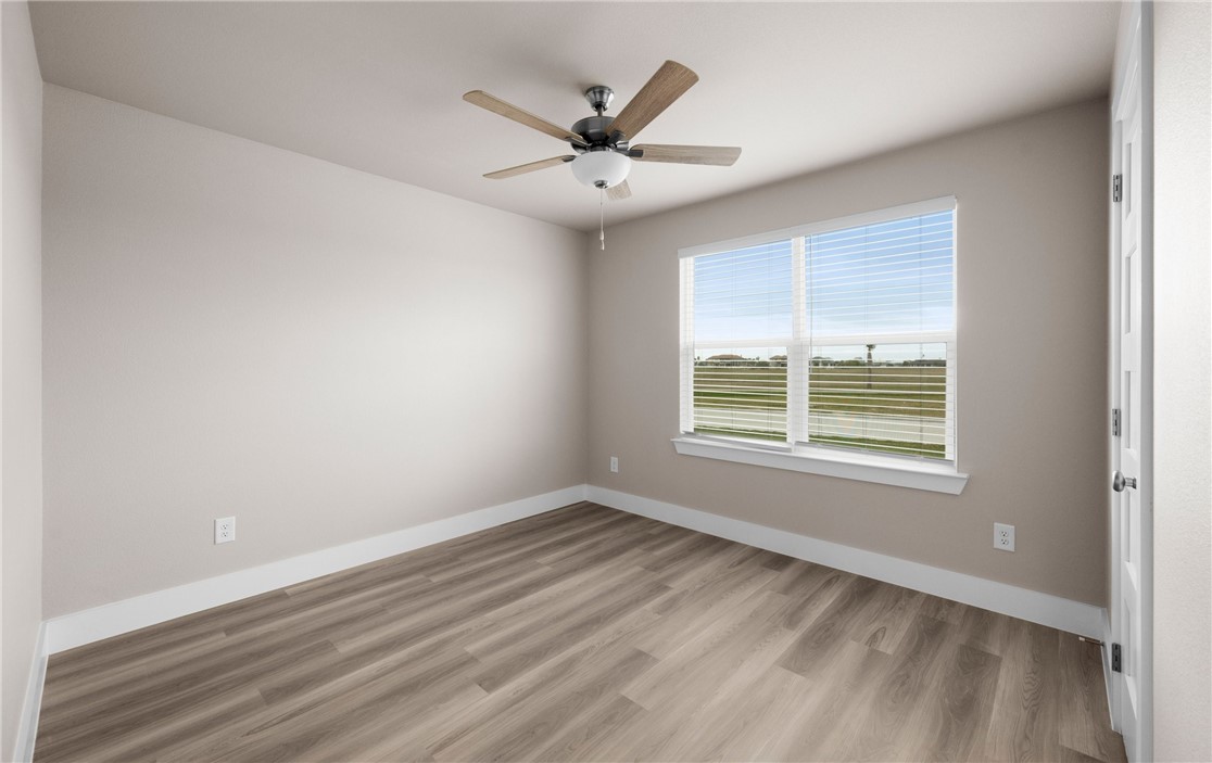 1013 Las Palmas Dr Property Photo 5