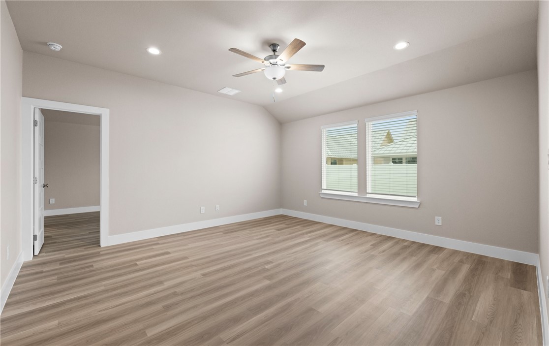 1013 Las Palmas Dr Property Photo 14