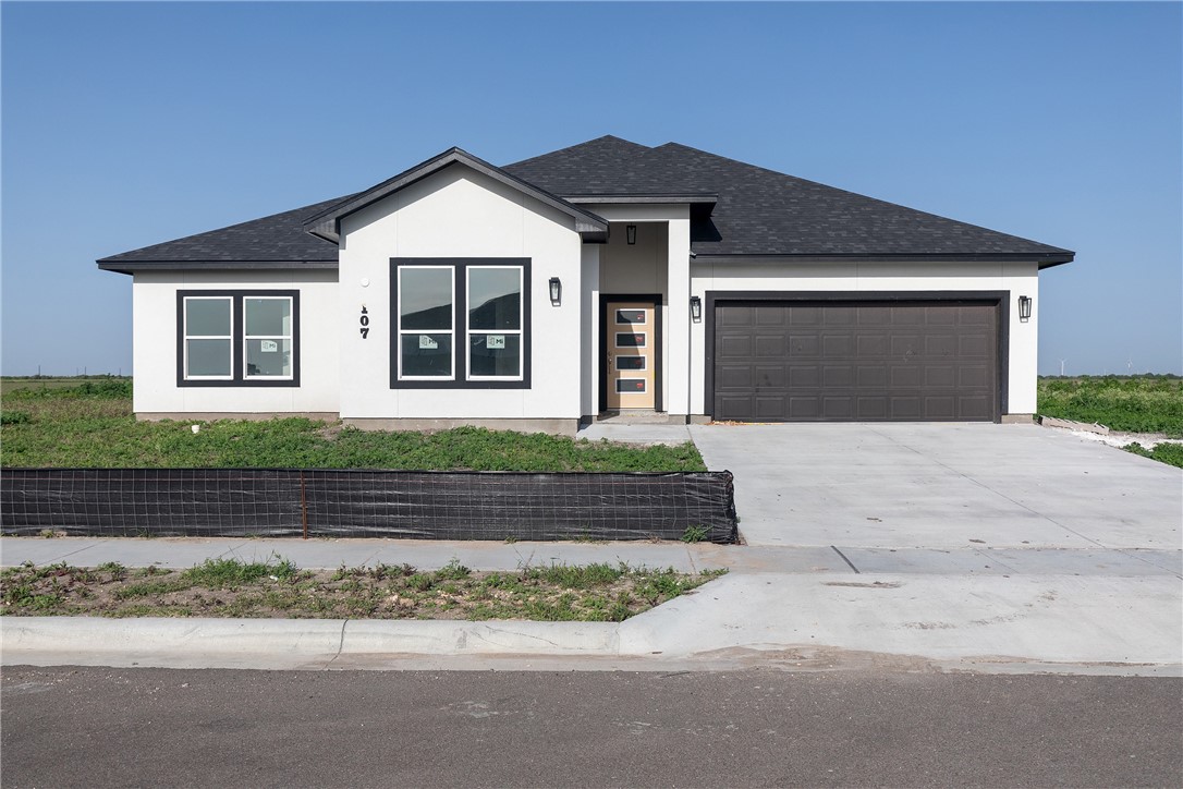 107 Moon Stone Property Photo 1