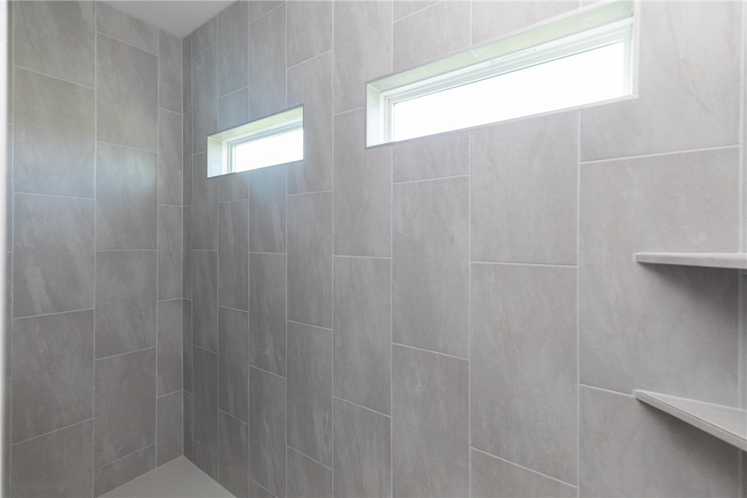 107 Moon Stone Property Photo 4